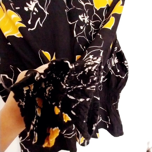 Sofia Vergara casual blouse for women sz Large - Picture 6 of 7